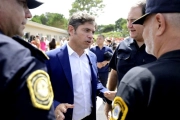 Con demora, el Gobierno de Kicillof oficializó el incremento salarial a policías y penitenciarios