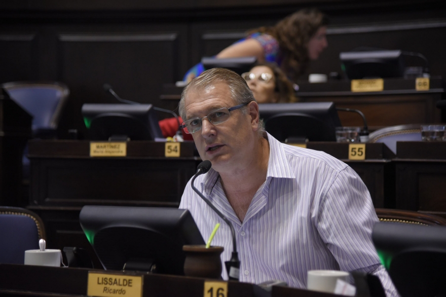 Lissalde, el diputado massista que insultó a trabajadores para defender  polémico proyecto - Cronos Noticias