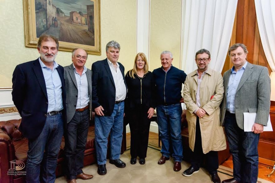 Stolbizer ya profesa su filo-massismo: llevó a su tropa a visitar a Sarghini