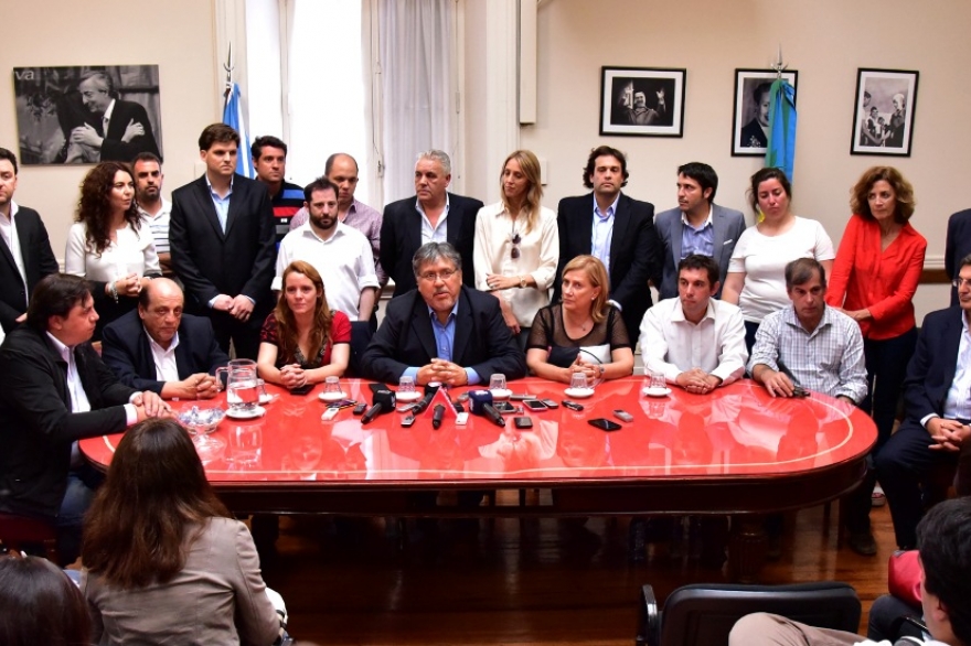 Sin el randazzismo, todos los bloques del peronismo salieron a respaldar a CFK en la causa “dólar futuro”