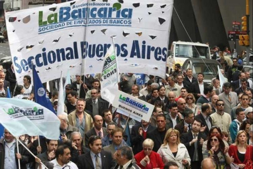 Bancarios anuncian nuevas medidas de fuerza para el jueves y viernes
