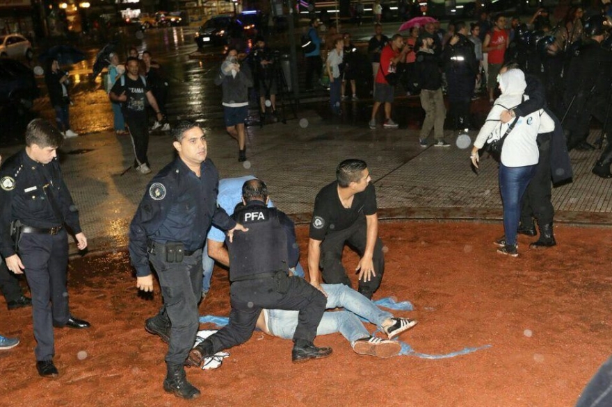 Tras la represión, gremios docentes lanzaron paro nacional por 24 horas para este martes