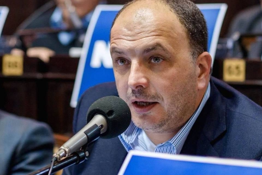 El massismo busca prohibir el uso del nombre e imagen de gobernantes en la publicidad del Estado