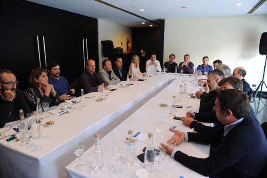 Randazzo congregó legisladores y almorzó con Insaurralde: insiste con el pedido de las PASO