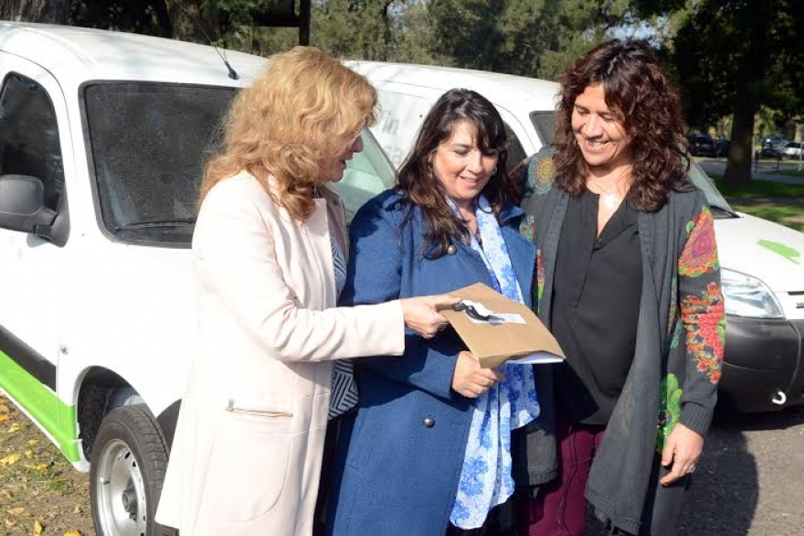 Salud entregó vehiculos a municipios para el seguimiento de bebés prematuros en hogares