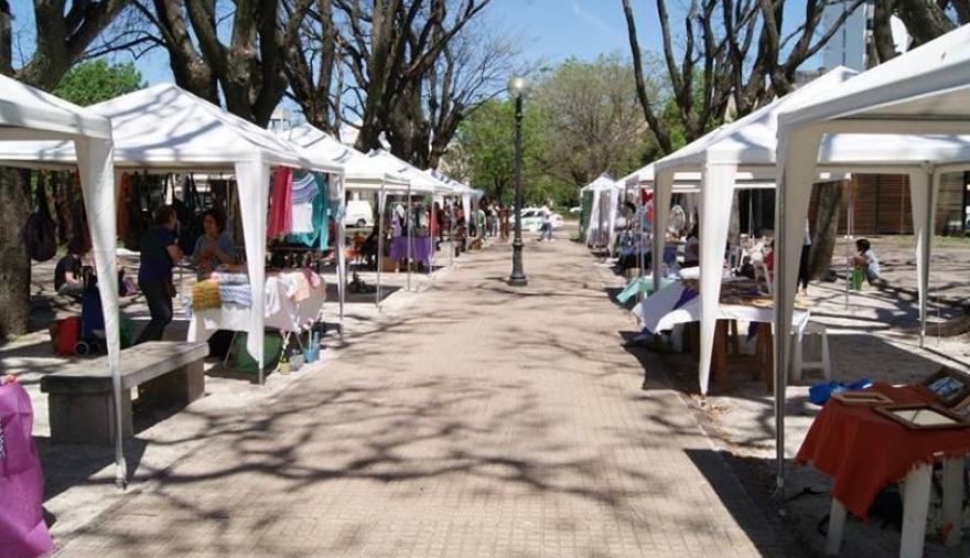 Artesanos de La Plata solicitan cautelar para trabajar sin abonar por el uso del espacio