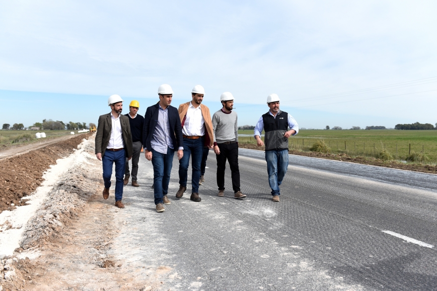 Mosca aseguró que en los 135 municipios toda "obra que arranca, obra que se termina"