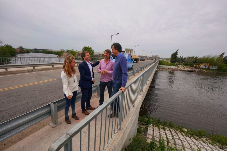 Bullrich hace campaña en tierras de Massa: visitó el puente Taurita que une San Fernando y Tigre