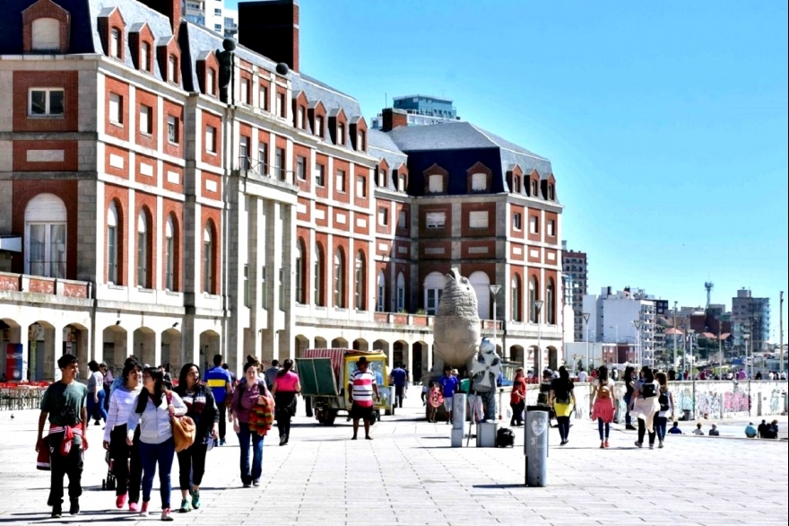 Fin de semana largo: menos movimiento y turistas más “austeros y cuidadosos del bolsillo”