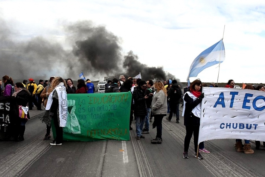 Jueves de paro nacional docente en repudio a agresiones en Chubut: en Provincia no habrá clases