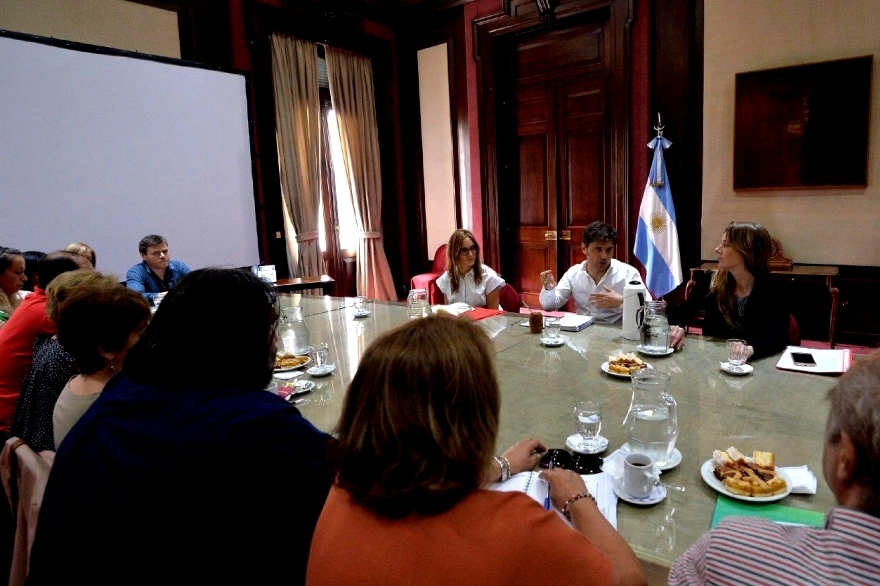 ¿Marzo o abril? Kicillof deslizó que la paritaria docente esperará a la resolución de la nacional