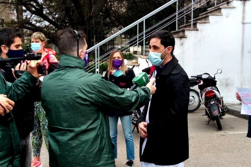 Médicos y profesionales de la salud de la Provincia reclaman que se los convoque a Paritarias