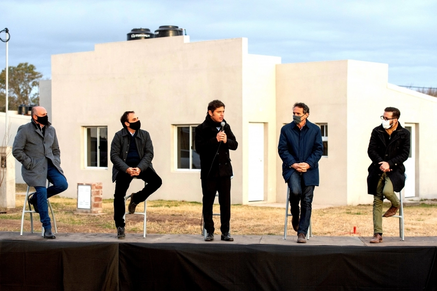 Tras visitar Lincoln, Kicillof y Katopodis entregaron viviendas en General Pinto