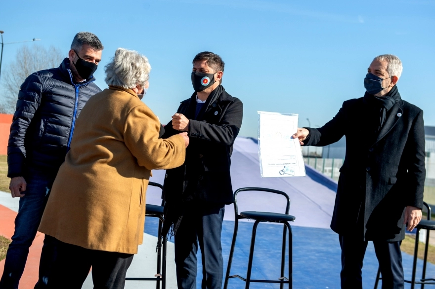 Desde Tres de Febrero, Kicillof y Alak entregaron 8.000 escrituras a familias