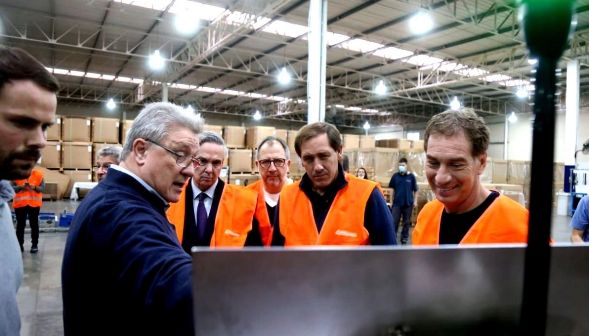 Garro y Santilli visitaron una empresa que impulsa el empleo joven en La Plata