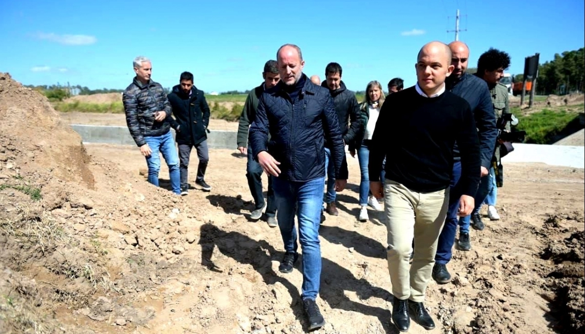 Insaurralde continúa con recorridas: junto ministros y legisladores visitó la Cuarta Sección