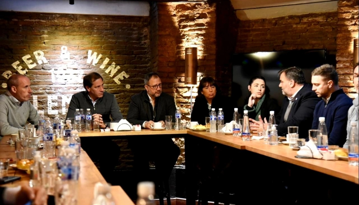 Garro congregó a la Mesa de Juntos de La Plata y pidió “evitar el internismo”
