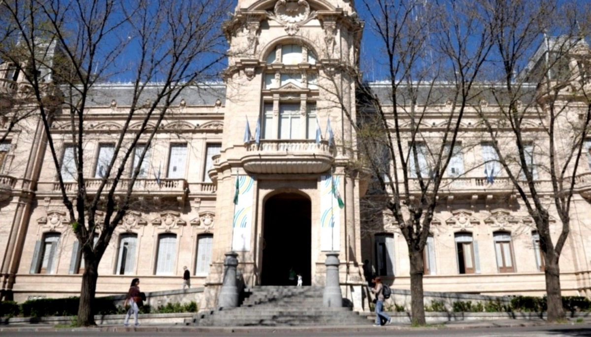 Escándalo en Bahía Blanca por concejales que cobraron 4 millones de pesos de más