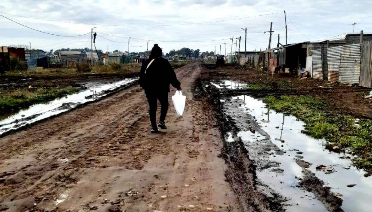 Voces, miradas y sensaciones de las calles de la Megatoma de Los Hornos