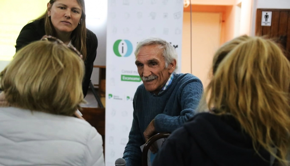 El Banco Provincia y el IPS en charlas para adultos mayores sobre como manejar Cuenta DNI