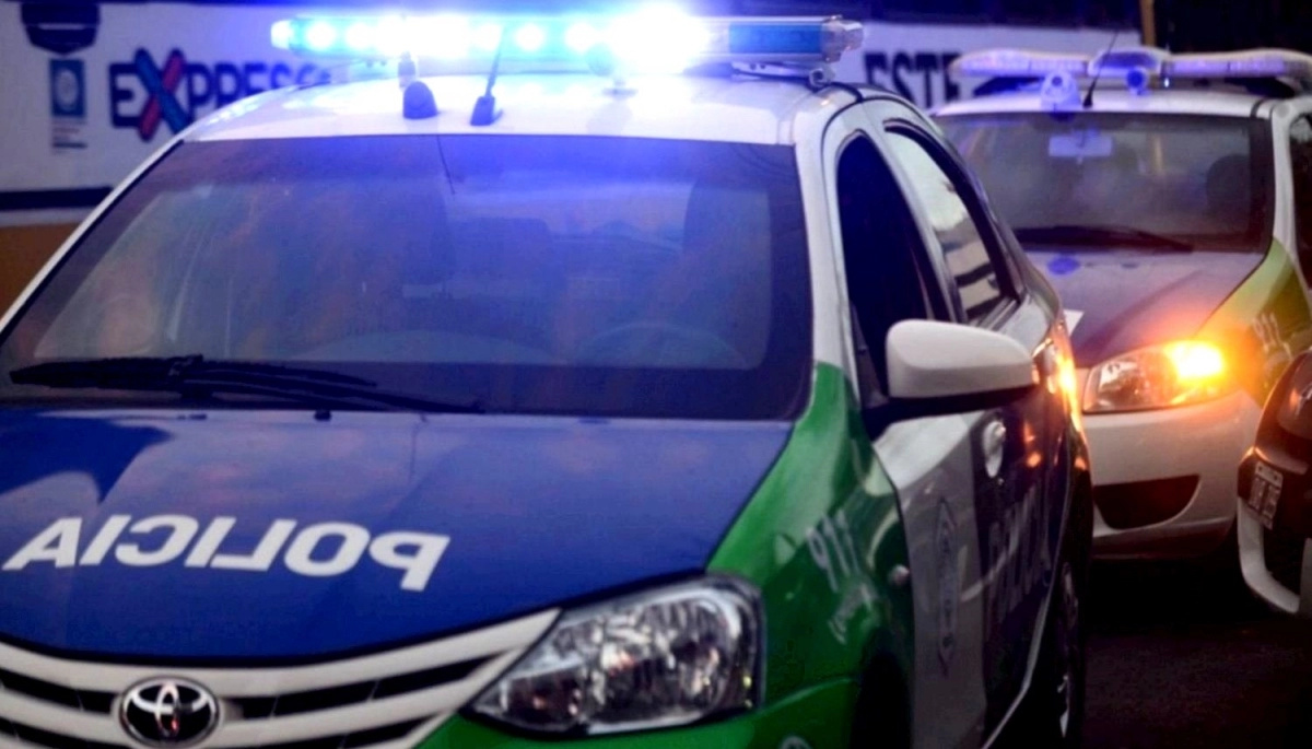 Escándalo en La Plata: echaron a una policía por tenencia de drogas
