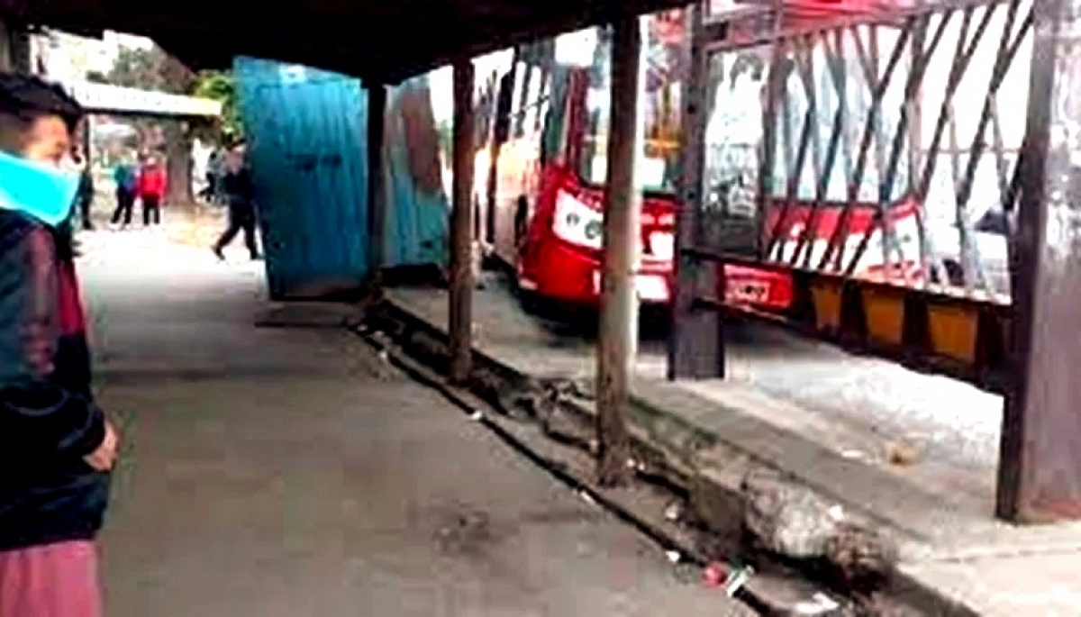 Violencia en el Conurbano: intentó apuñalar al colectivero para robarle el celular