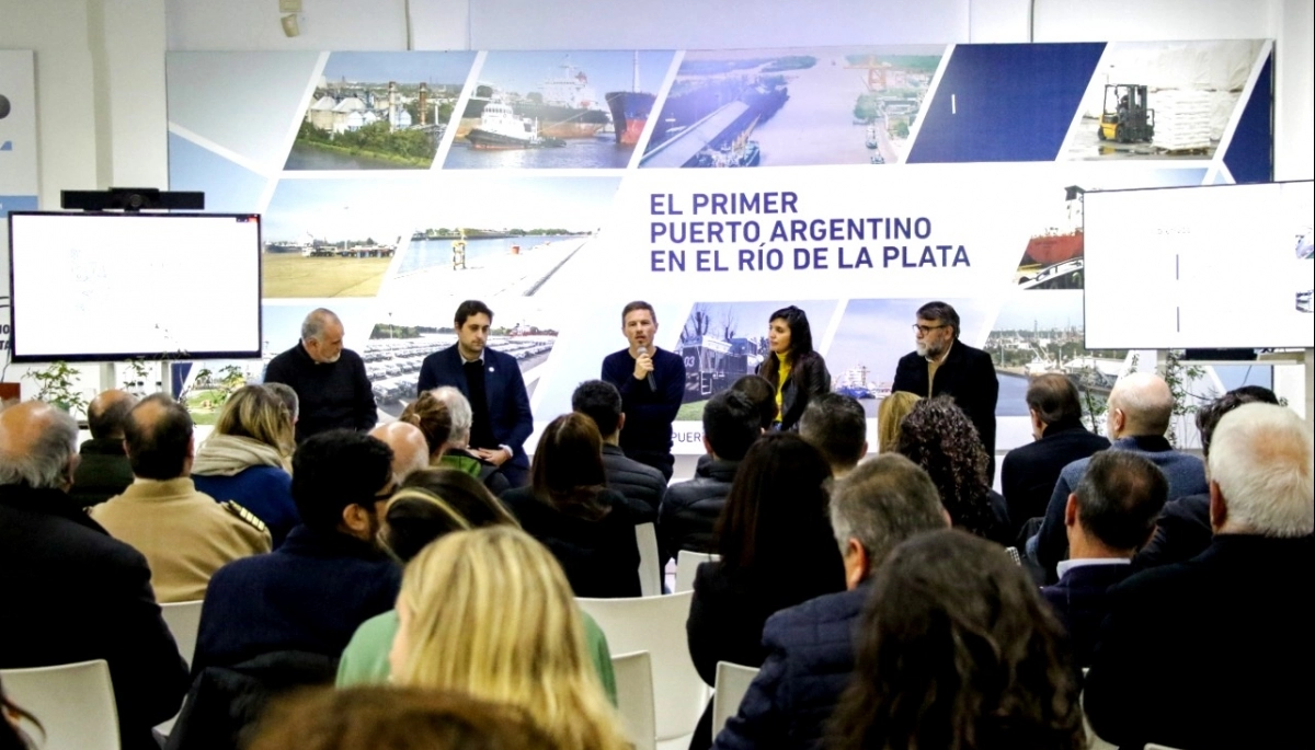 Costa y Vilar oficializaron el Plan Ambiental Portuario - Cronos Noticias