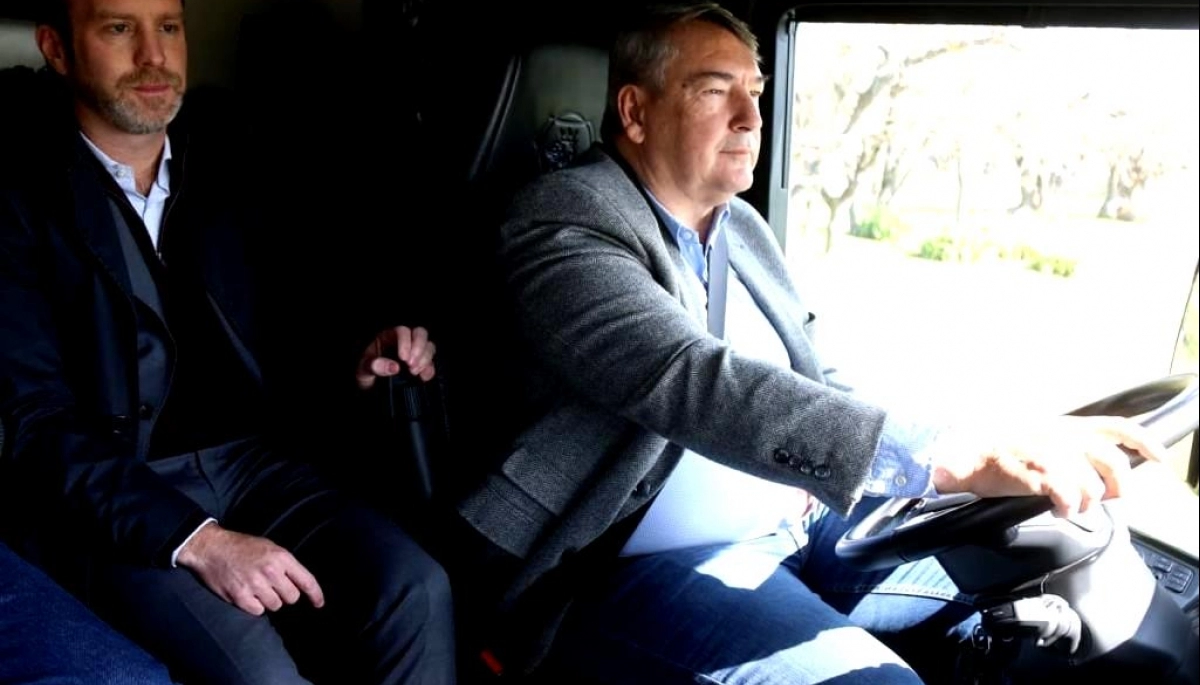 Programa “Choferas”: D´Onofrio busca la capacitación de conductoras de camiones