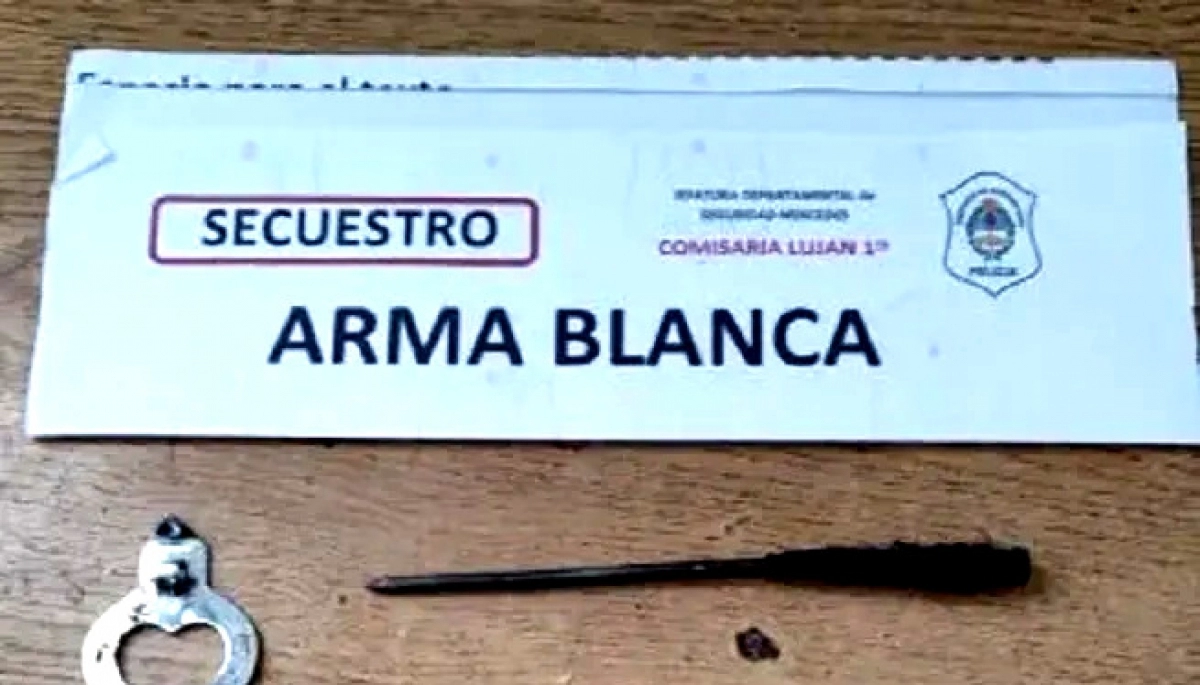 Estamos al horno: una nena de 12 años amenazó a otro con un cuchillo en el colectivo