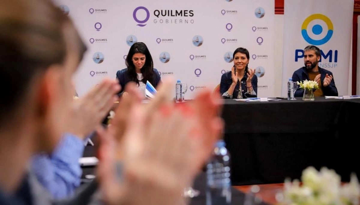 Mayra Mendoza recibió a Volnovich y a intendentes para fortalecer el sistema de salud