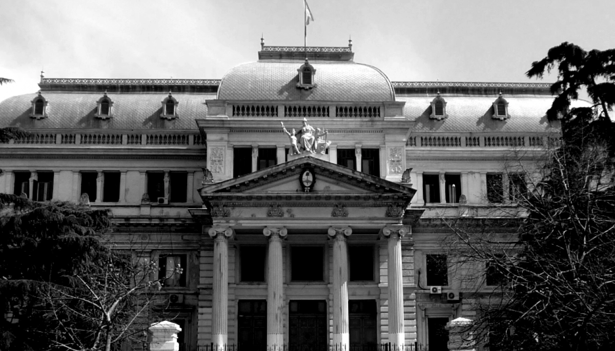 Una Legislatura en stand by, el enigma PASO y el eclipse de Qatar