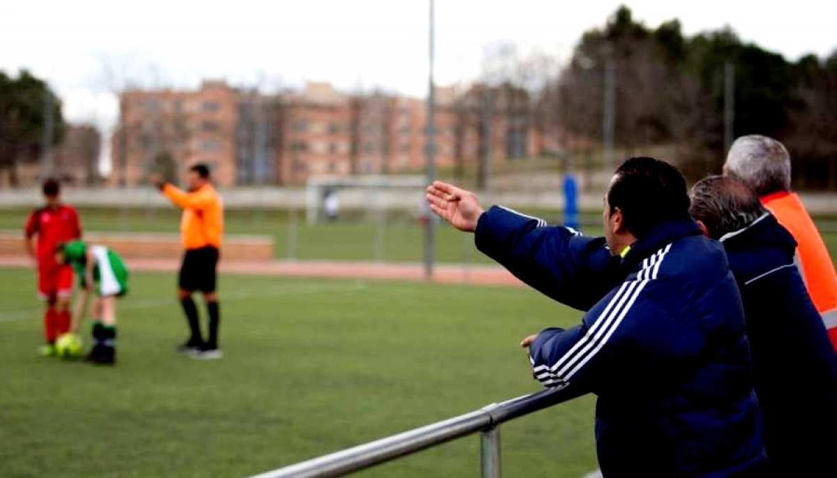 Buscan terminar con las presiones y gritos de los padres hacia los niños en el deporte