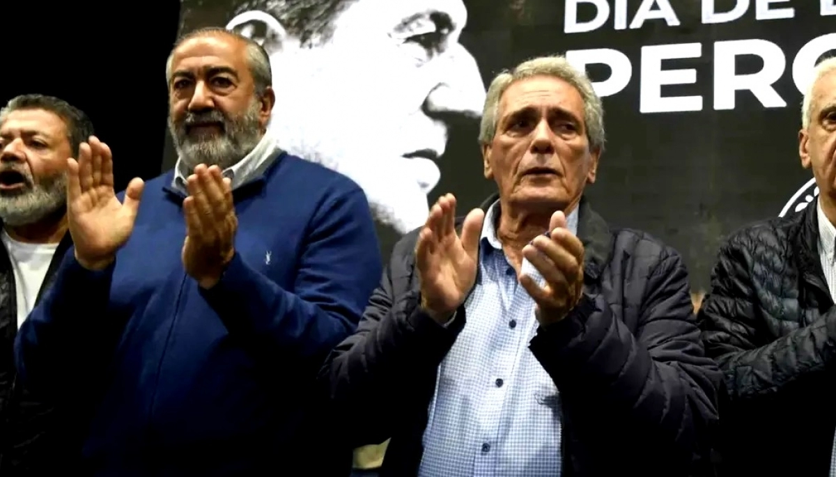 La CGT se cortó con acto propio y avisó que irá por lugares en las listas en 2023