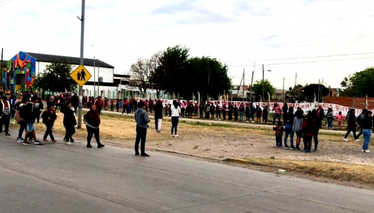 Los hombres de Berni no aprenden: violento desalojo de un club de Florencio Varela