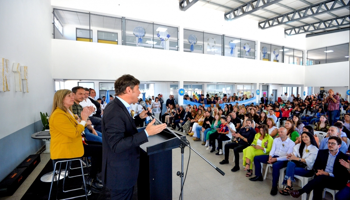 Con el foco en la gestión, Kicillof inauguró una escuela secundaria en Campana