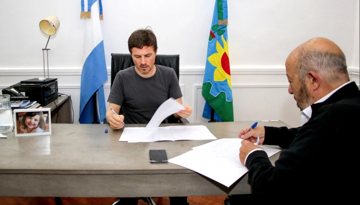 Paredi y Costa firmaron un millonario convenio para obras de infraestructura en Coronel Vidal