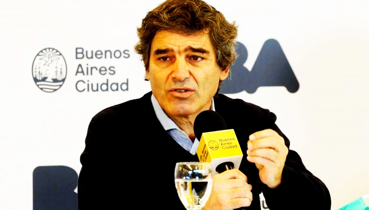 Quirós pidió completar el esquema de vacunación y aseguró que es una “ola de casos leve”