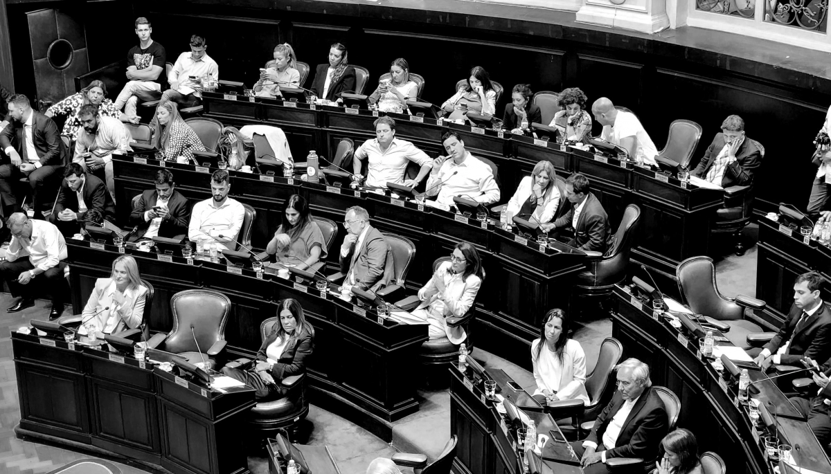 Un diputado bonaerense faltó a la sesión de la "Ley de leyes": se fue a Qatar a ver el Mundial