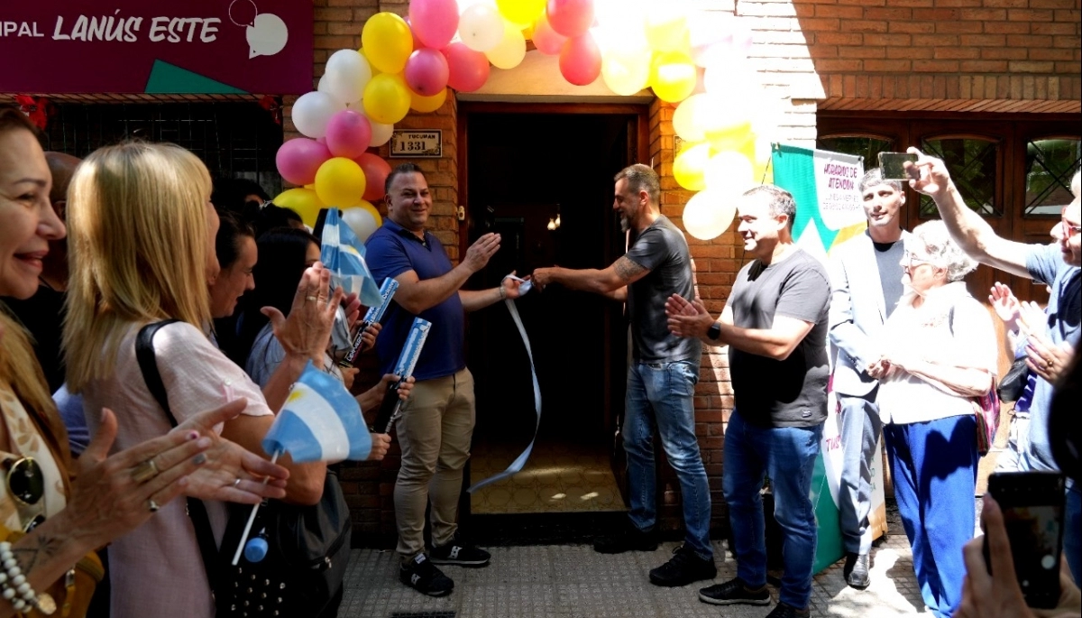 Kravetz inauguró una nueva Delegación en Lanús Este y atendió las consultas de sus vecinos