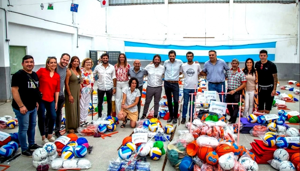 Quilmes entregó kit de materiales deportivos a más de 90 escuelas públicas locales