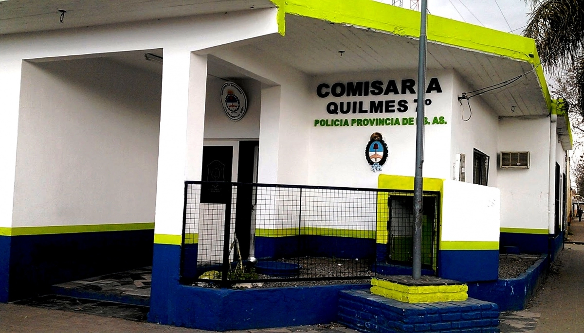 Fue a comprar drogas, la invitaron a tomar una cerveza y dos hombres la violaron
