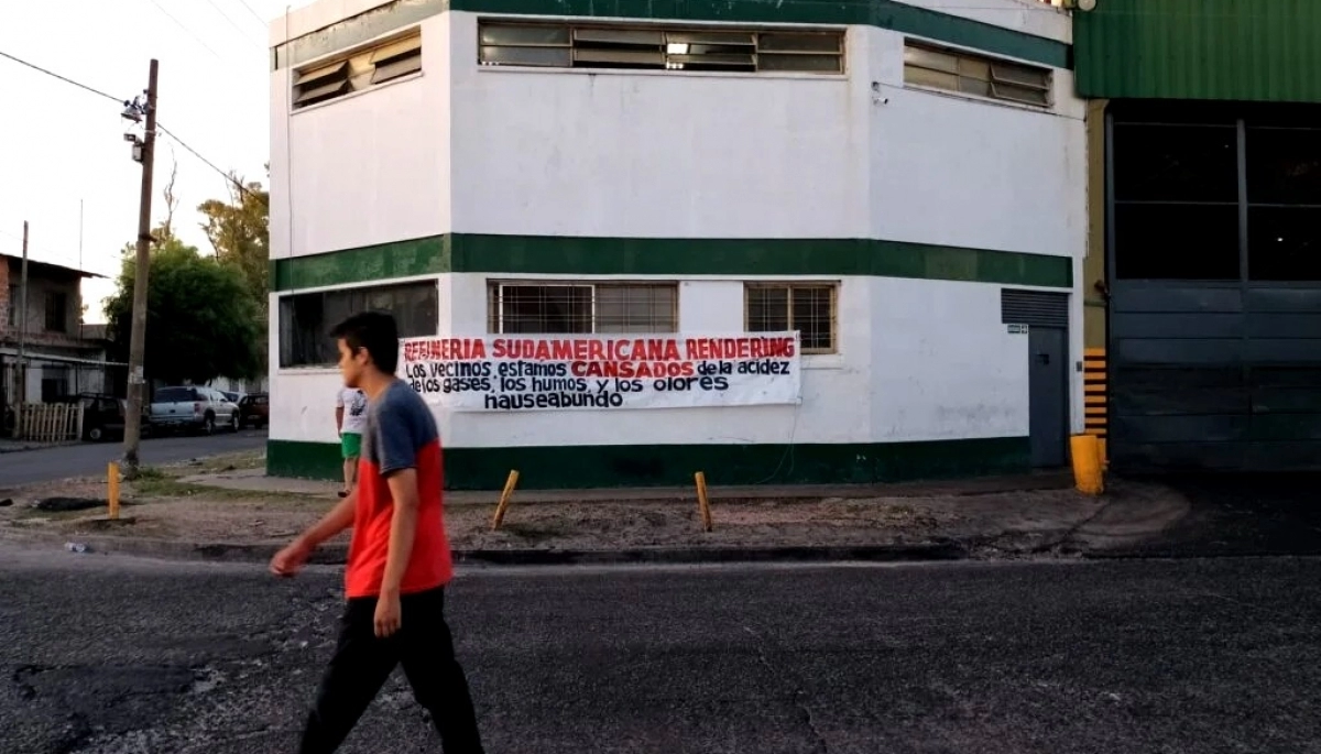 Vecinos denuncian a empresa de Quilmes por contaminación y piden su clausura