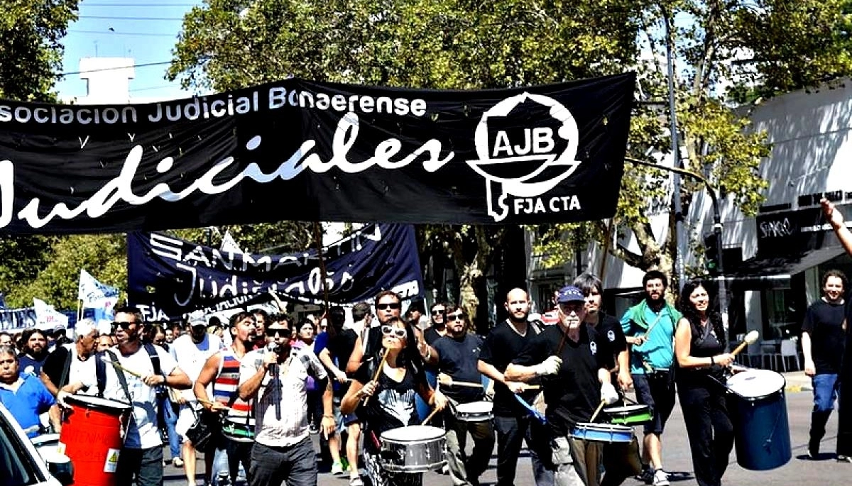 Se suma uno más: judiciales reclamaron el pedido de apertura de paritarias 2023