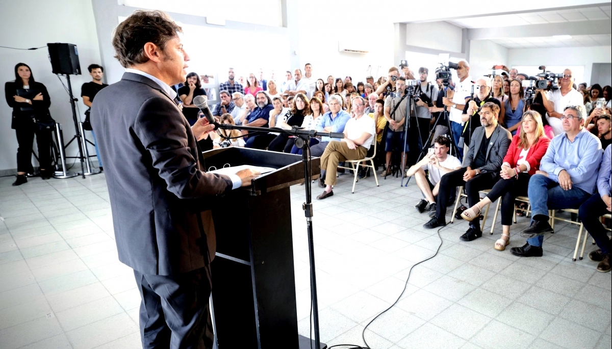 Kicillof inauguró el nuevo edificio de la Escuela Agraria N° 1 de Chivilcoy y recorrió obras