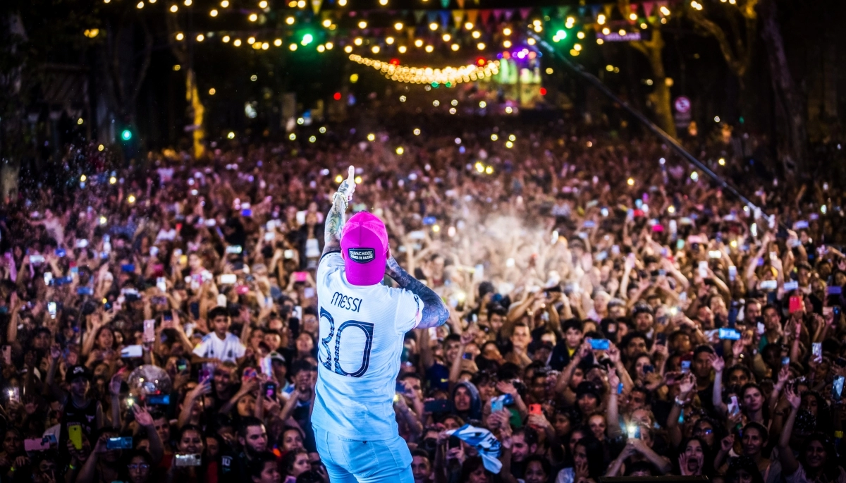 El Carnaval Porteño colmó la Avenida de Mayo con más de 100 mil vecinos presentes