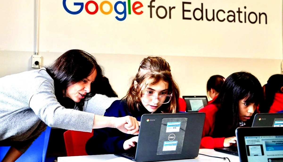 La intendenta de Vicente López visitó el primer colegio público certificado por Google del país