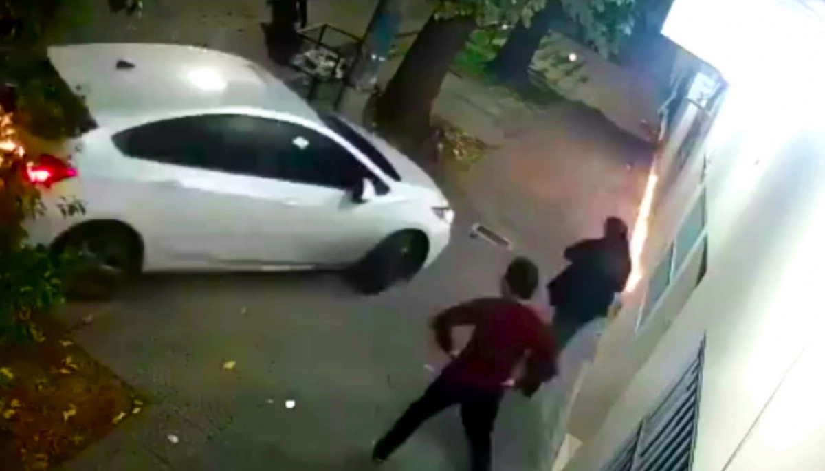 La Matanza: durante una gira nocturna, motochorros le robaron el auto a una pareja