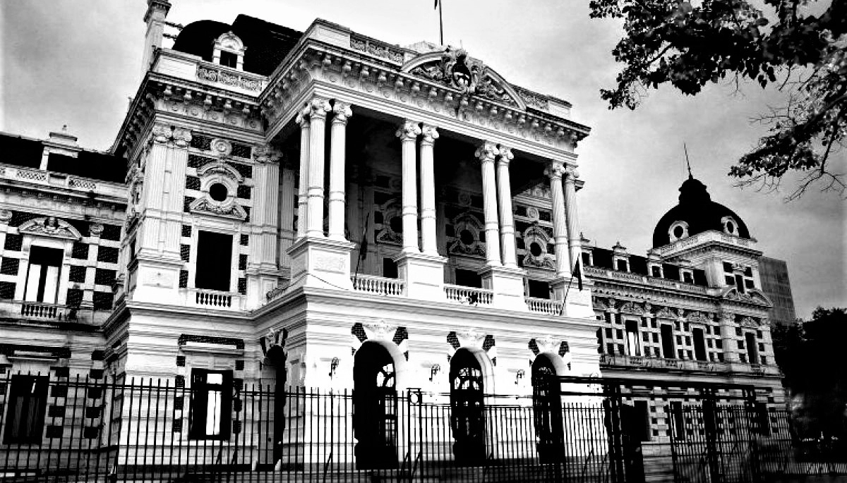 Respaldos políticos por conveniencia mutua