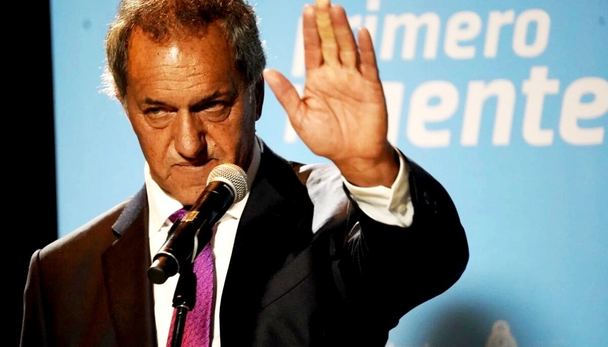 En medio de la discusión, Scioli insiste con dirimir las candidaturas en una PASO