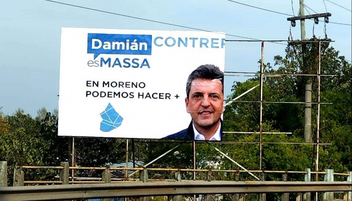 Denuncian a intendenta de Moreno de vandalizar carteles electorales de un candidato de Massa
